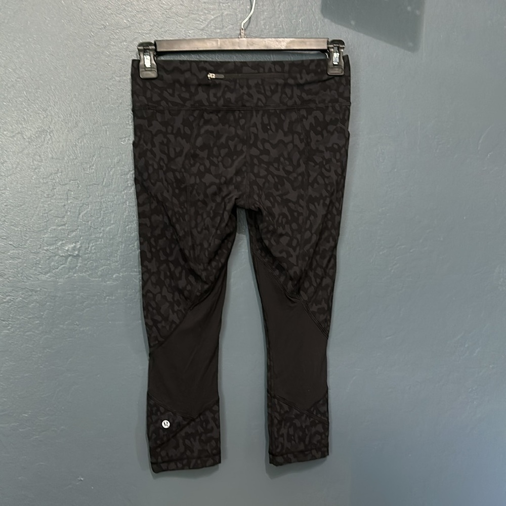 Lululemon 7/8 legging cheetah - Picture 2 of 5